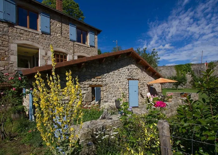 Le Massoir Holiday home Desaignes